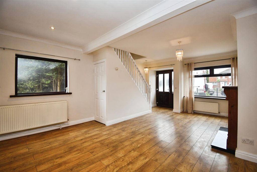 Property photo 2 of 17 Lounge / Dining Room