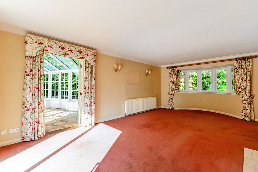 Property photo 3 of 15 Sitting Room