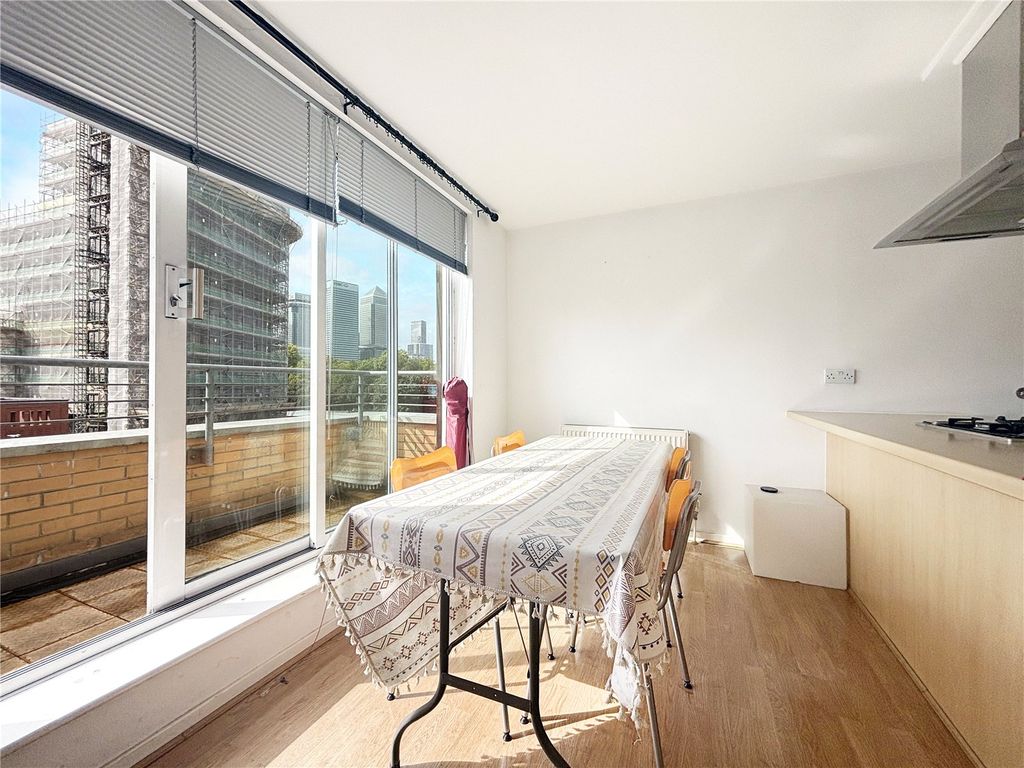 Property photo 3 of 12 Reception/Kitchen