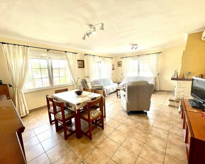 Property photo 2 of 40