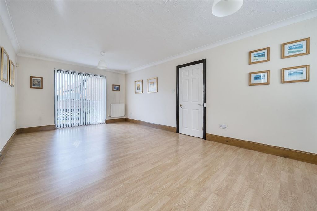 Property photo 2 of 24 1354571-18-68c98Bc055570.Jpg