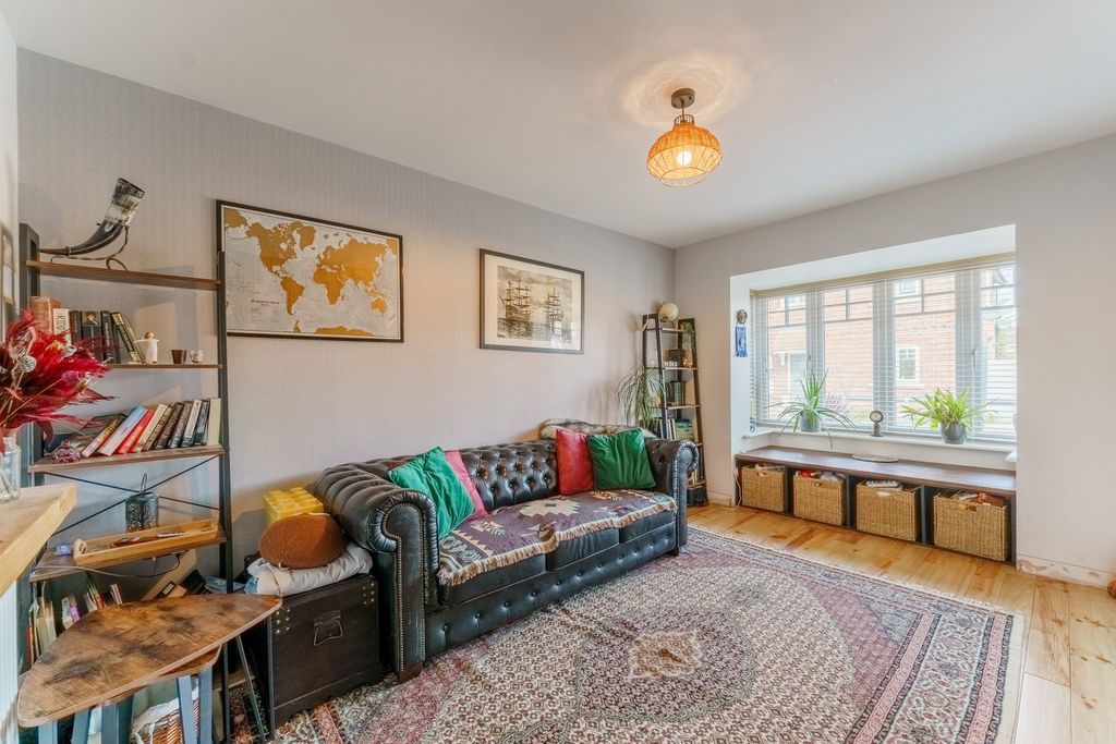 Property photo 2 of 31
