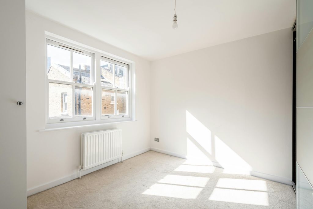 Property photo 2 of 27 Woodseer St 28 F3 - 3.Jpg