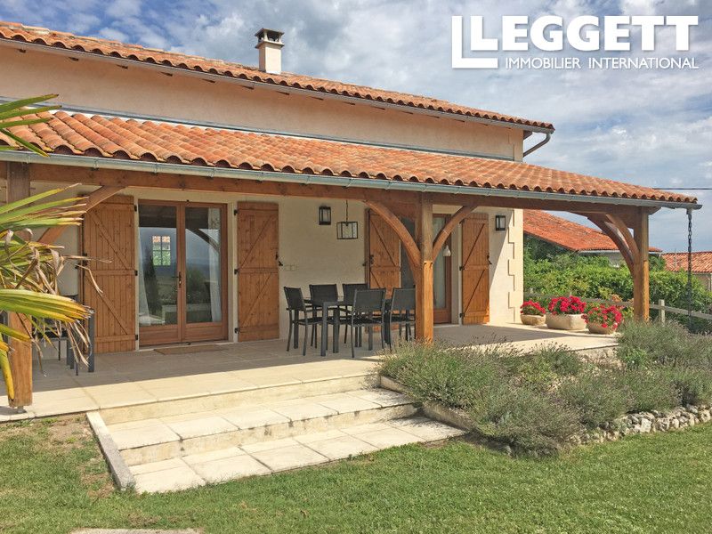 Property photo 2 of 10