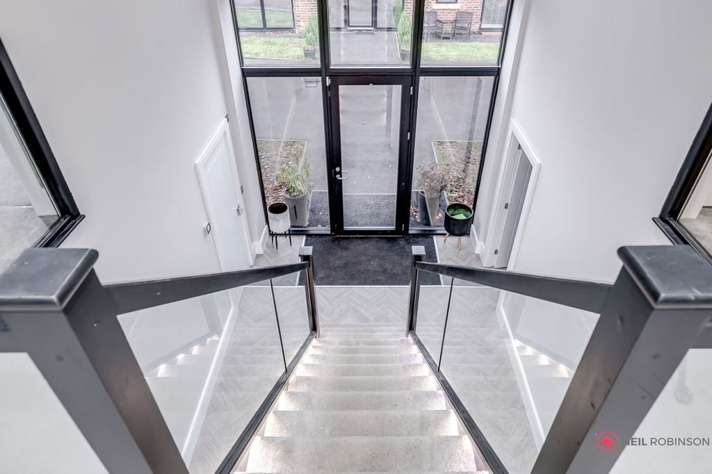 Property photo 2 of 34