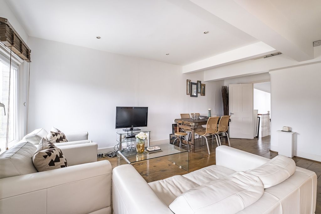 Property photo 2 of 11 Tff-86-Elms-Road-010