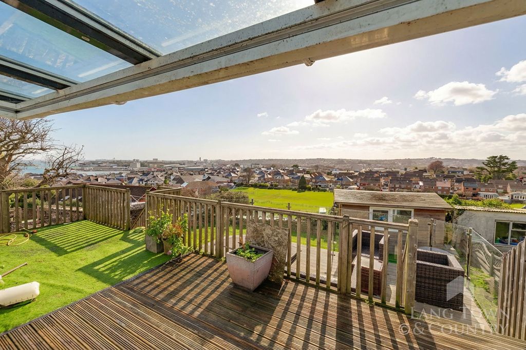 Property photo 3 of 15