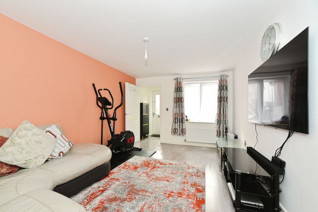 Property photo 2 of 23