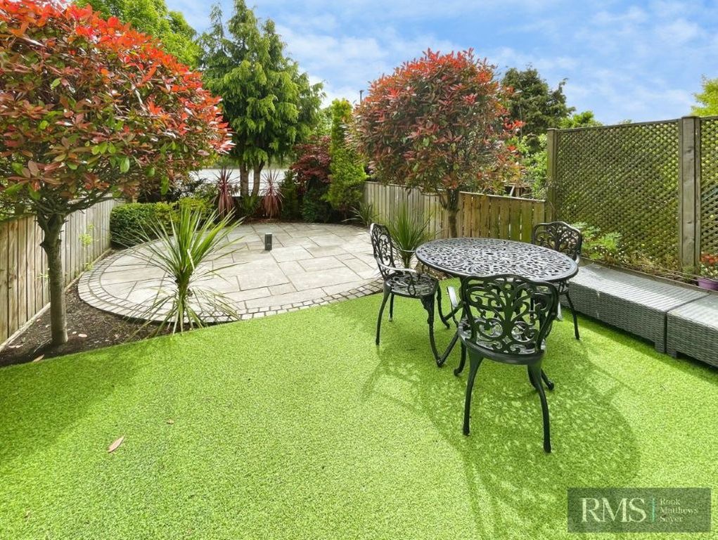 Property photo 1 of 15 Photo 7