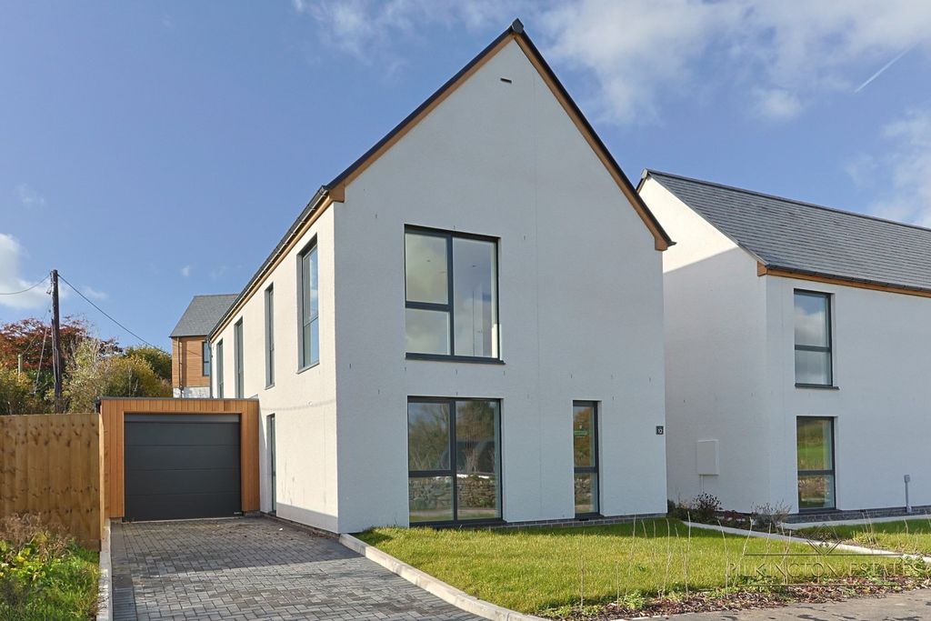 Property photo 1 of 12 4616880