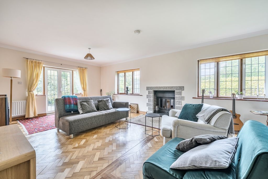 Property photo 2 of 14