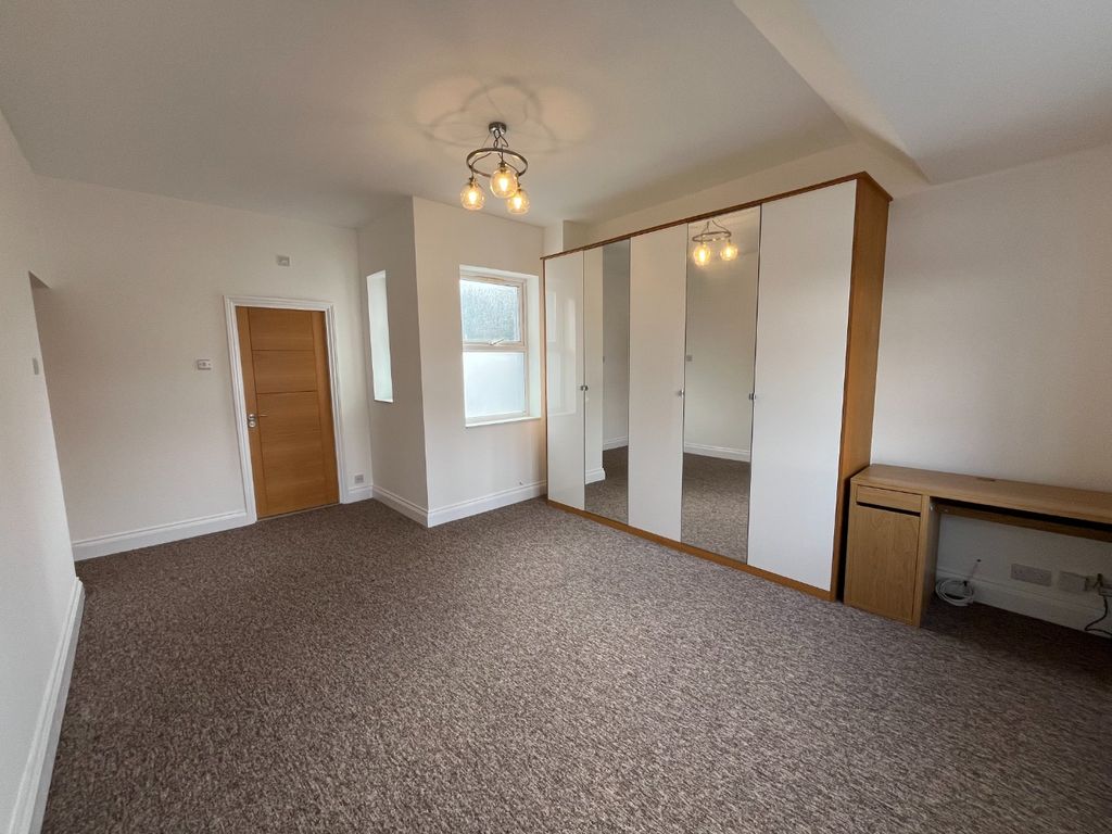 Property photo 2 of 11 4900411