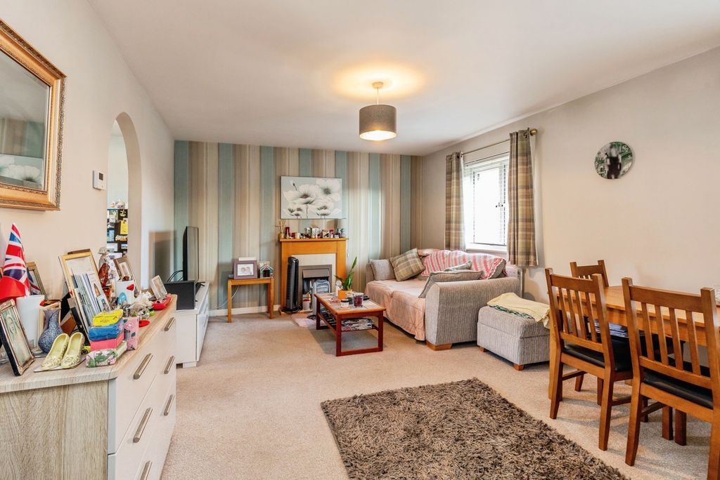 Property photo 2 of 12 Pbox-Img.Jpg