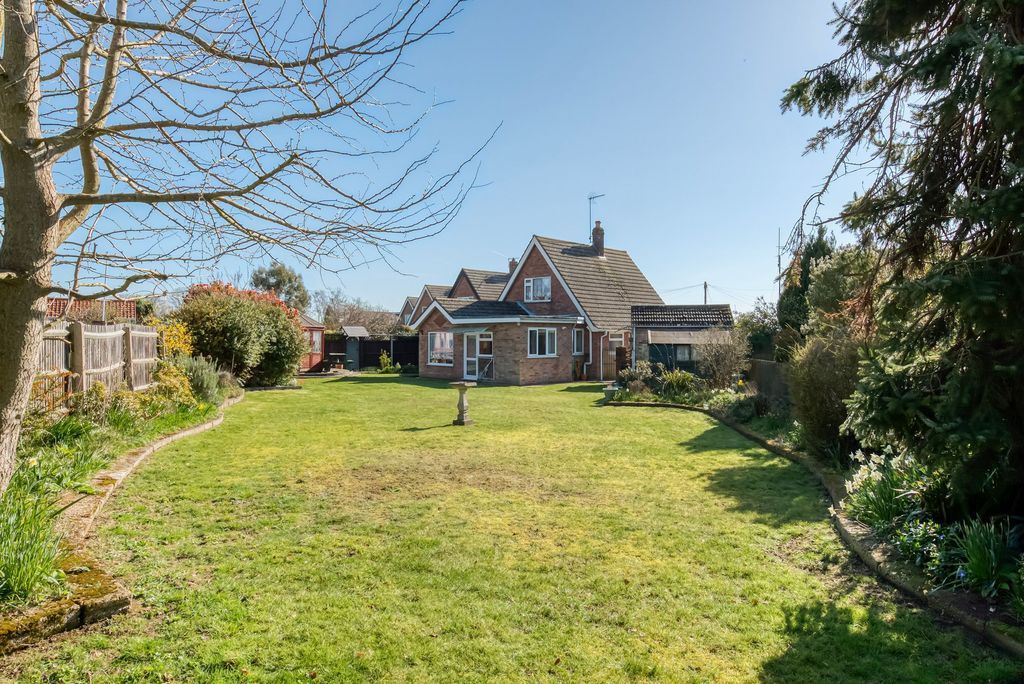 Property photo 2 of 17