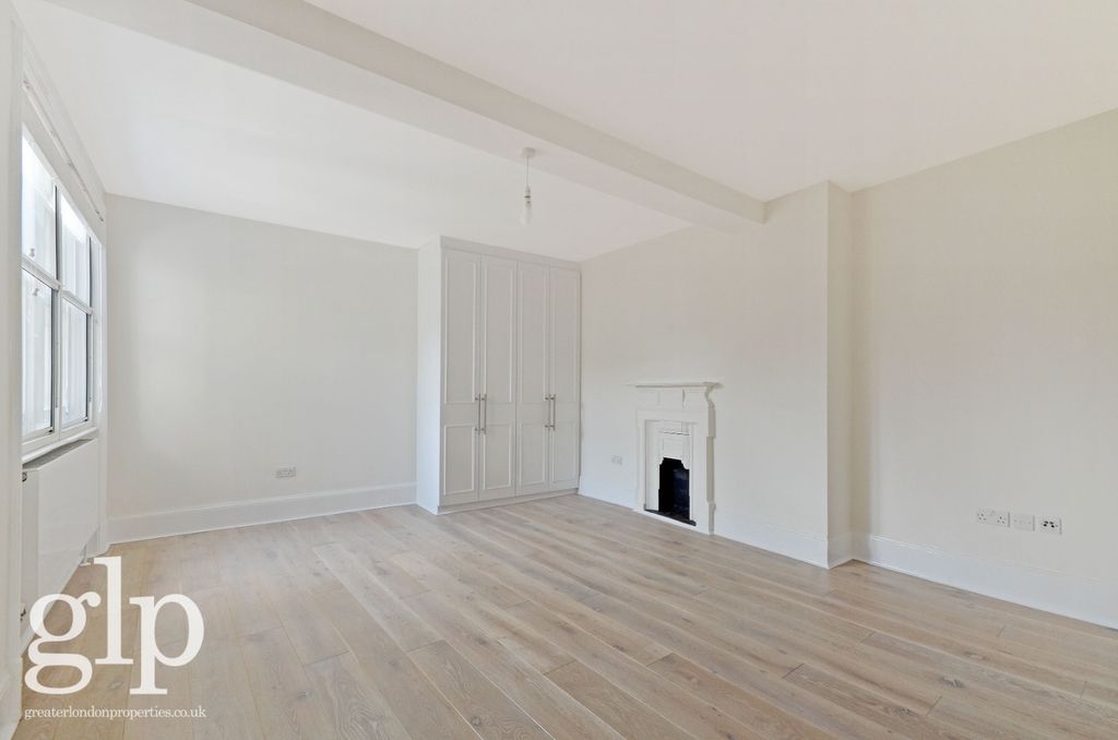 Property photo 1 of 12 958920