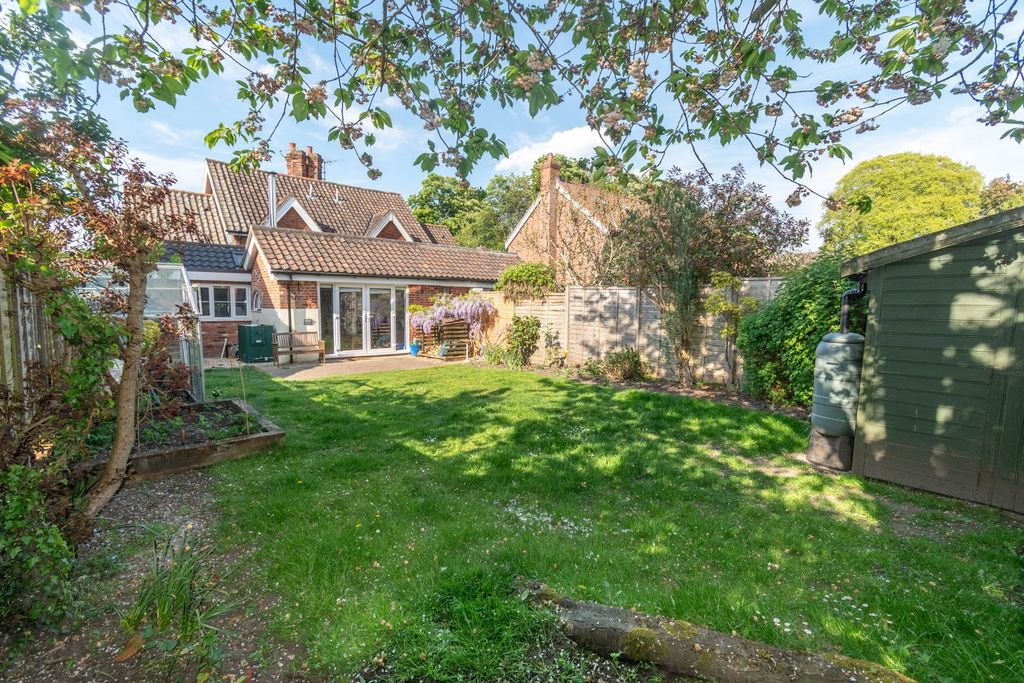 Property photo 2 of 19