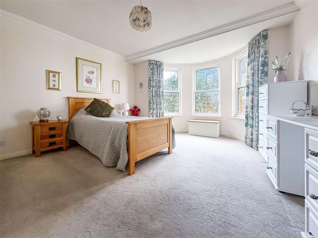 Additional image 12 of 2 bed flat for saleBeach Crescent, Littlehampton BN17