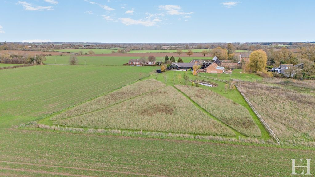 Property photo 2 of 35 4694384