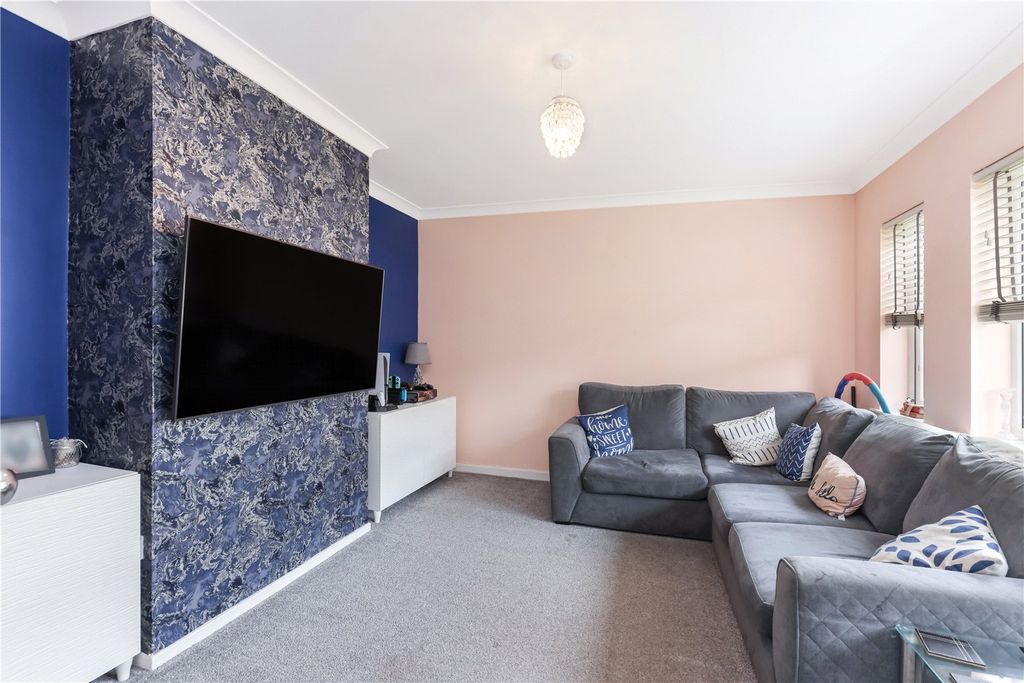 Property photo 2 of 16 Picture No. 18