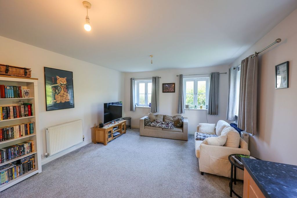 Property photo 3 of 8