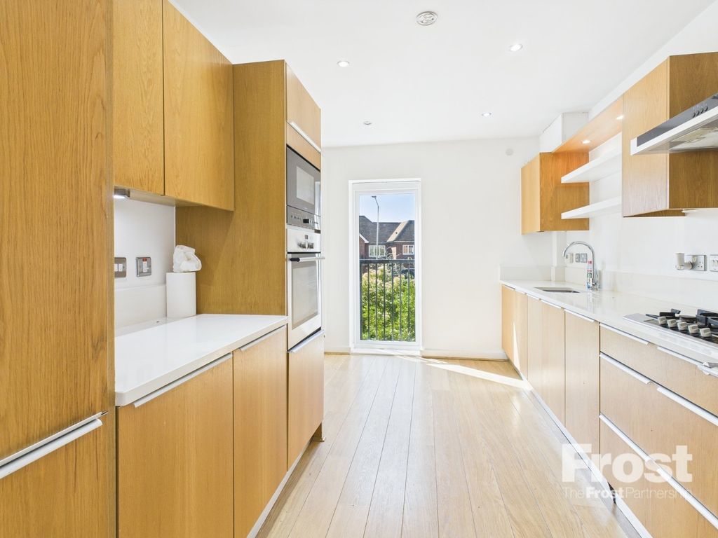 Property photo 2 of 12 Picture No. 15