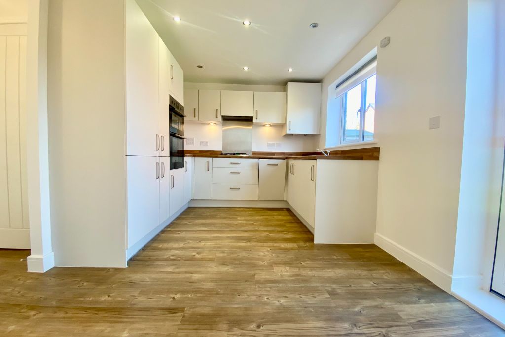 Property photo 3 of 15 Kitchen/Diner