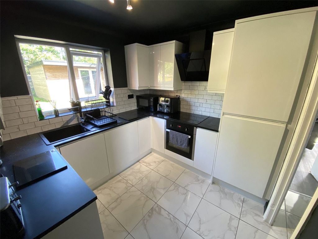 Property photo 2 of 19 Picture No. 07