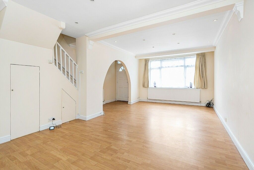 Property photo 2 of 10 Photo 02