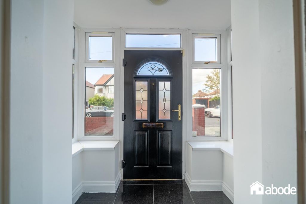 Property photo 3 of 35 Dsc09697-Hdr.Jpg