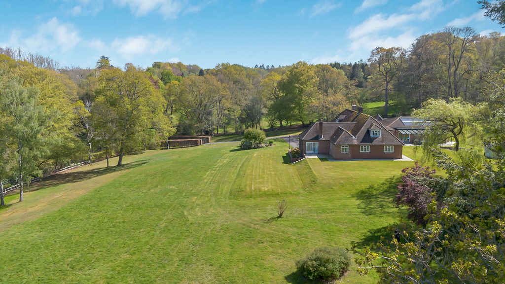Additional image 4 of 5 bed detached house for saleSt Patricks Lane, Liss, Hampshire GU33