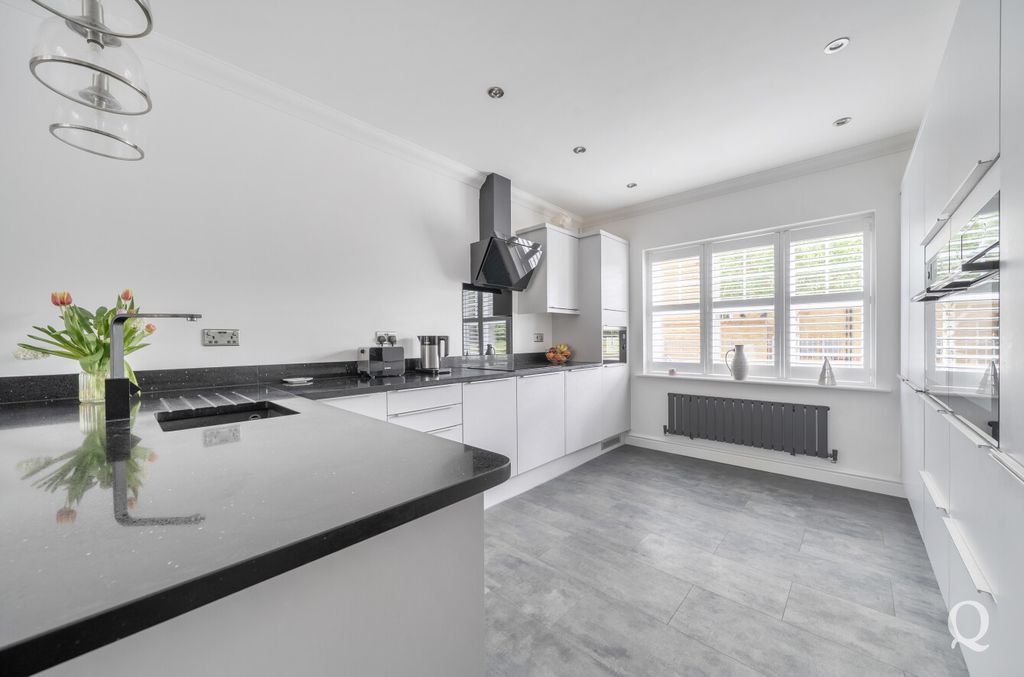 Property photo 2 of 29 c965F419-521B-4cc...
