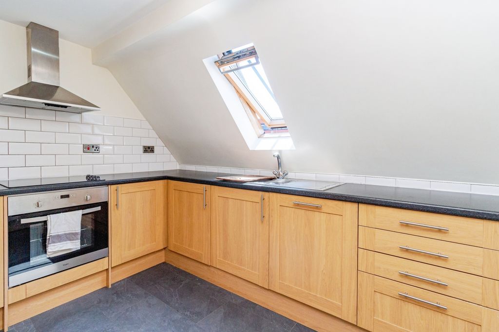 Property photo 3 of 9 Kitchen