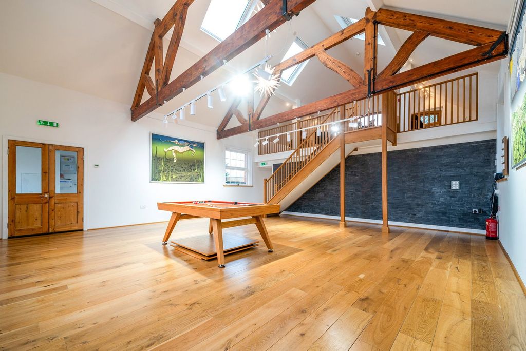 Property photo 3 of 22