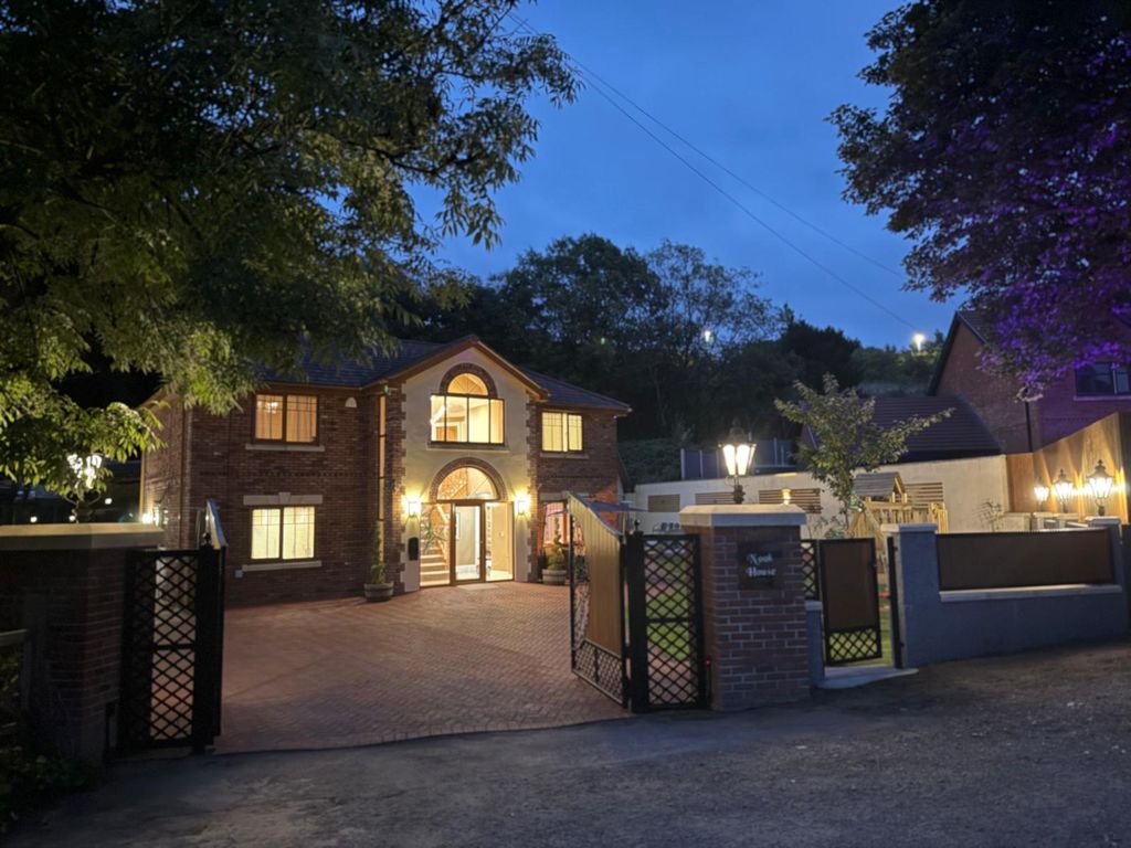 Property photo 2 of 34