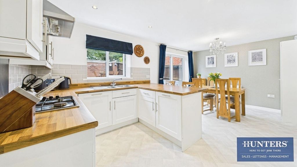 Property photo 2 of 12 Kitchen