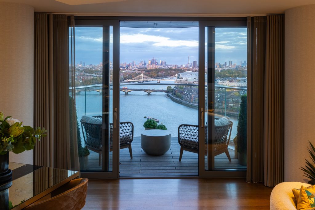 Property photo 3 of 33