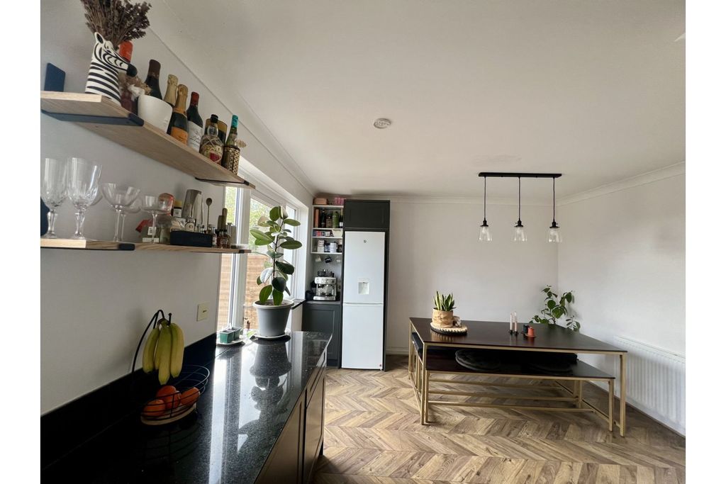 Property photo 3 of 11 Kitchen/Diner