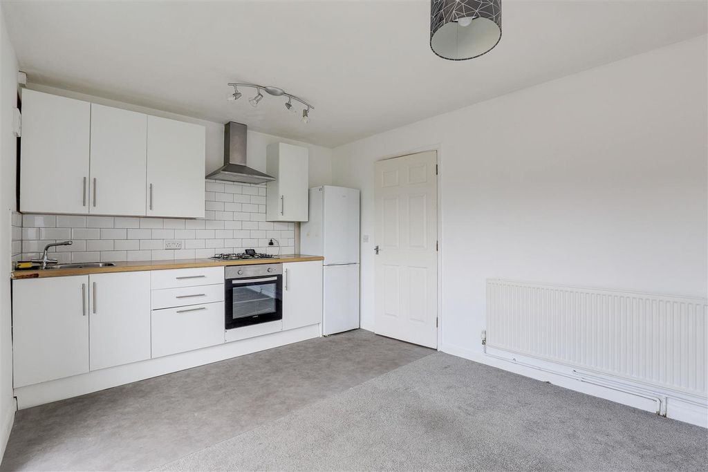 Property photo 3 of 8 3673.Jpg