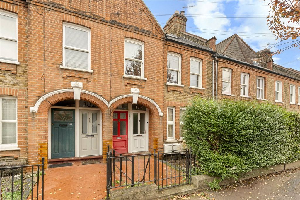 Property photo 2 of 17 Picture No. 29