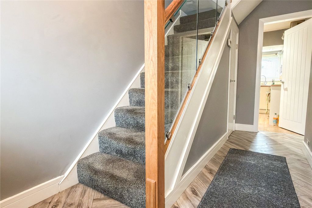 Property photo 2 of 17 Hallway