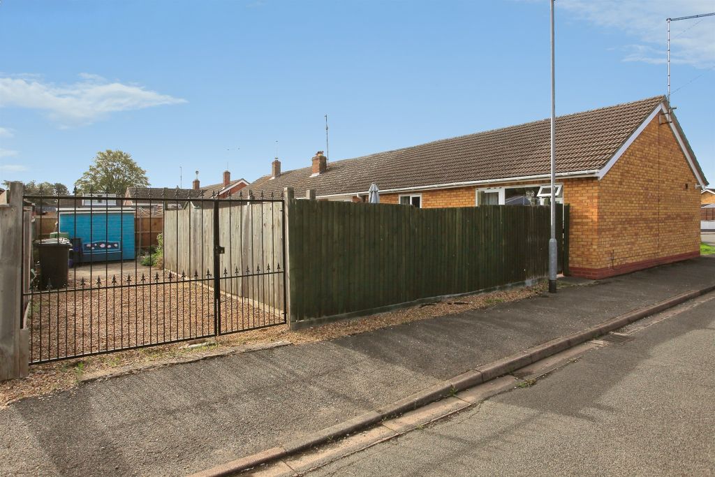 Property photo 3 of 19 Outside