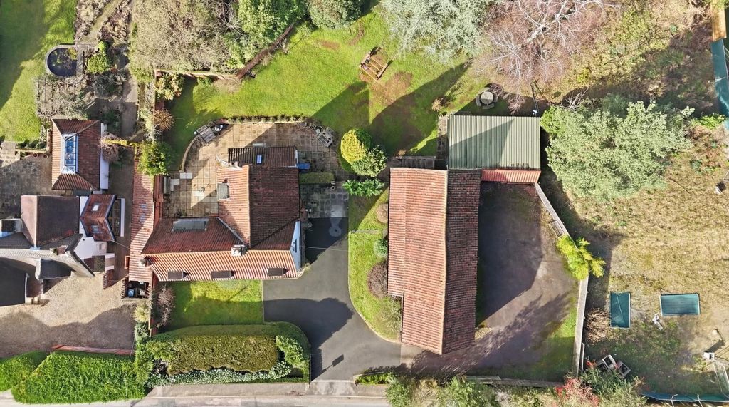 Property photo 3 of 41