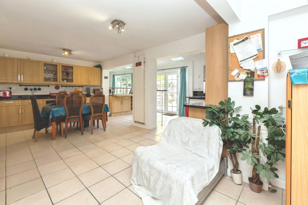 Property photo 2 of 21