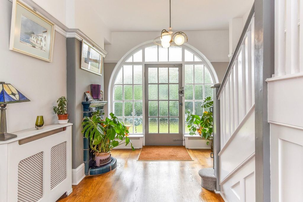 Property photo 3 of 39 Ph26_5120683.Jpg