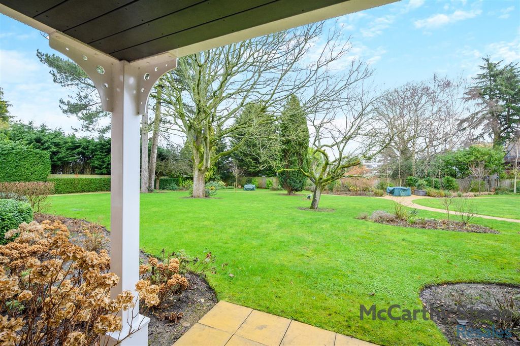 Property photo 3 of 44 8635004-Exterior02.Jpg