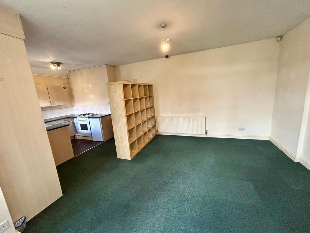 Property photo 3 of 6