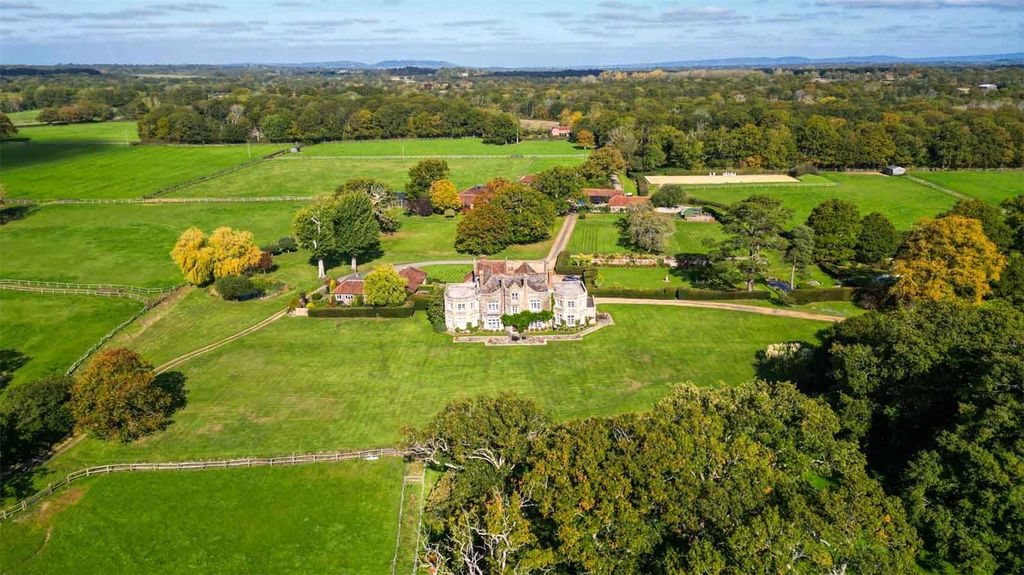 Property photo 3 of 32 Picture 3