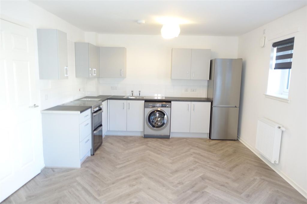 Property photo 2 of 11 Kitchen/Lounge/Diner