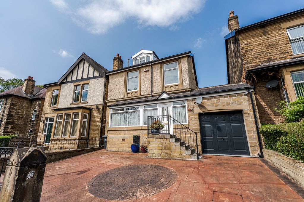 Property photo 1 of 34