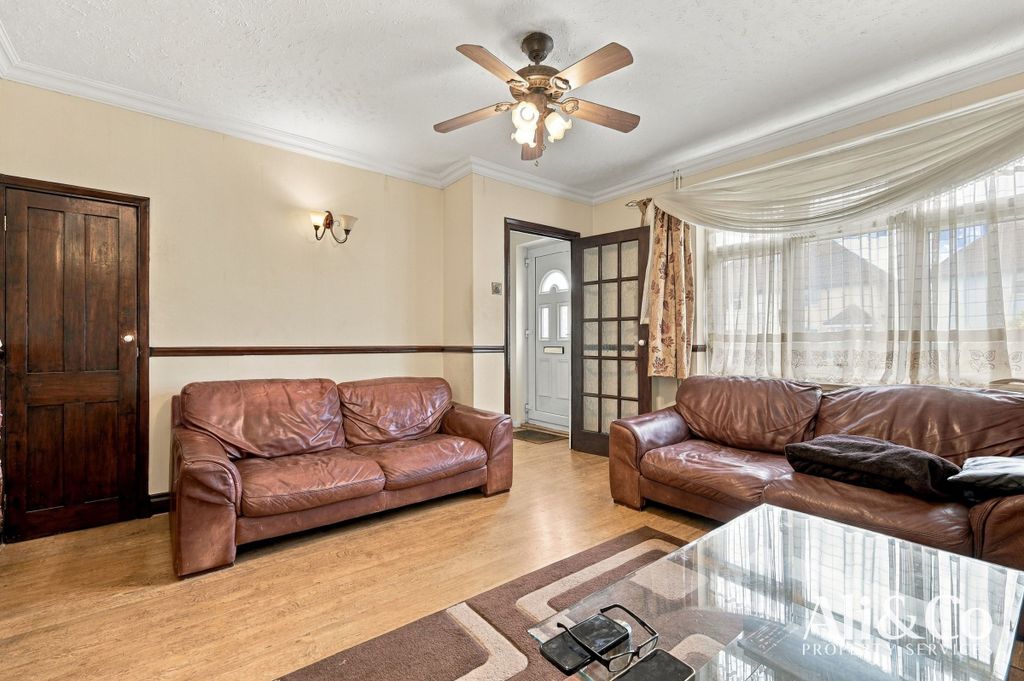 Property photo 3 of 26